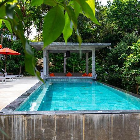 Padel Phangan Suite Чалоклам Экстерьер фото