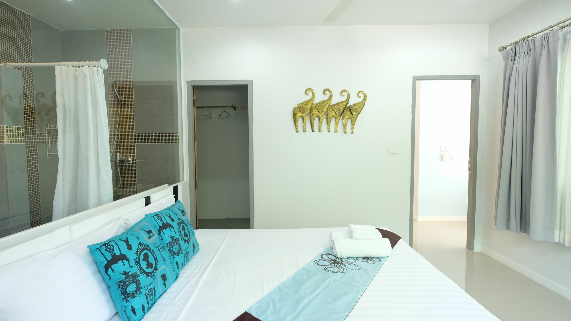 Padel Phangan Suite Чалоклам Экстерьер фото