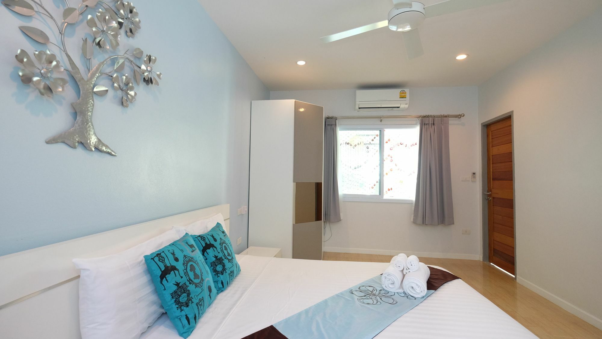 Padel Phangan Suite Чалоклам Экстерьер фото