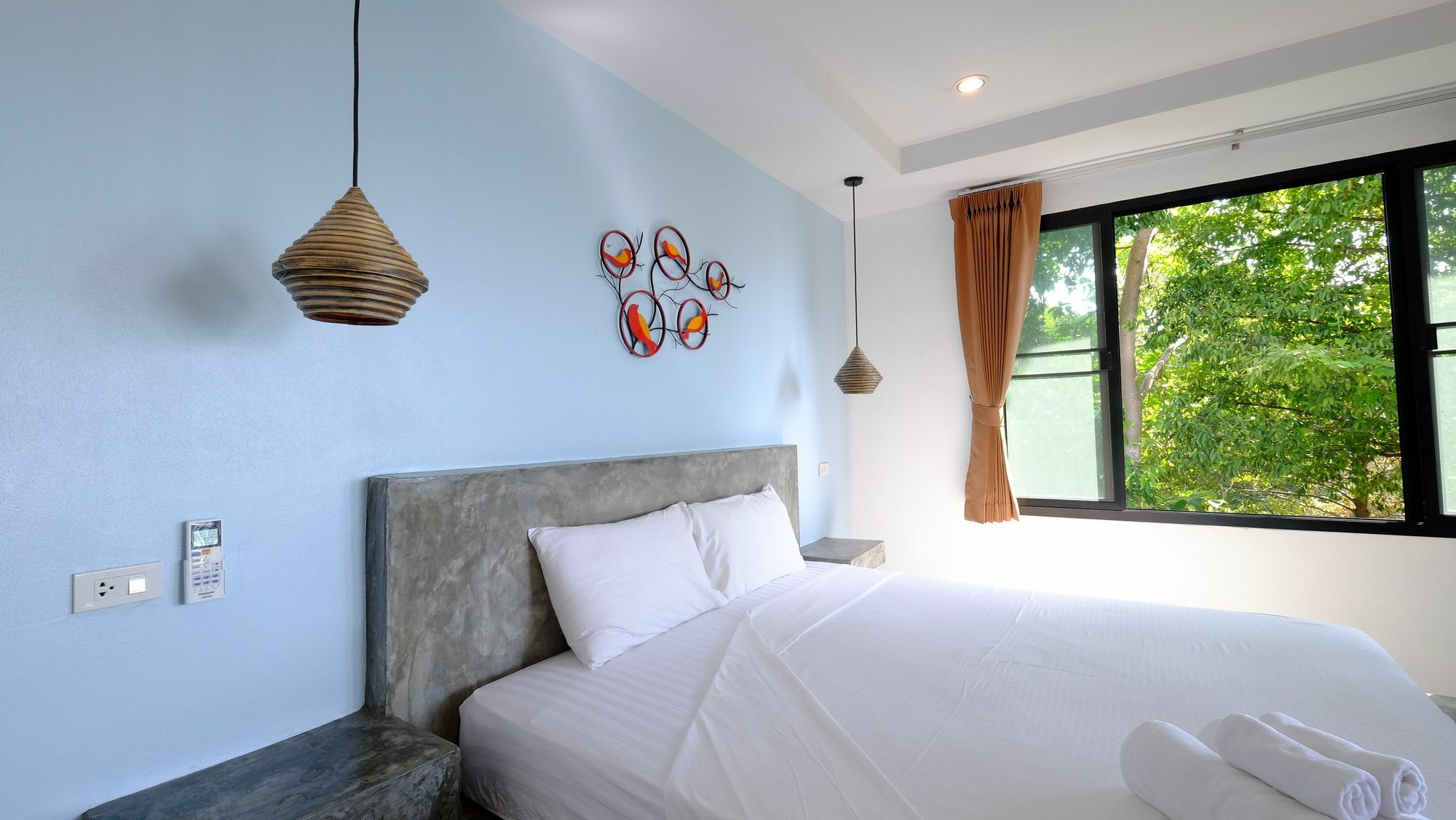 Padel Phangan Suite Чалоклам Экстерьер фото