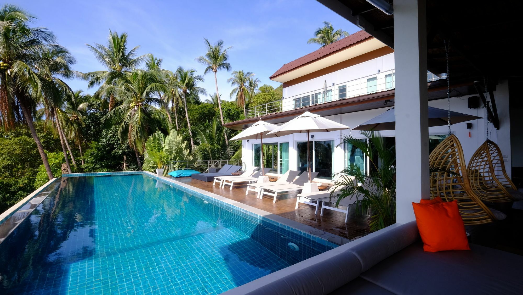 Padel Phangan Suite Чалоклам Экстерьер фото