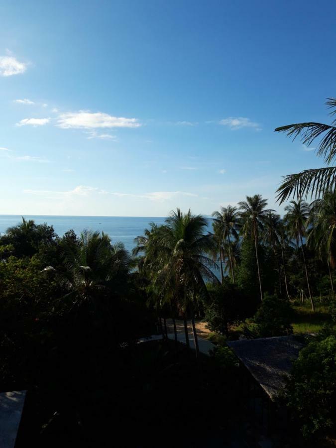 Padel Phangan Suite Чалоклам Номер фото