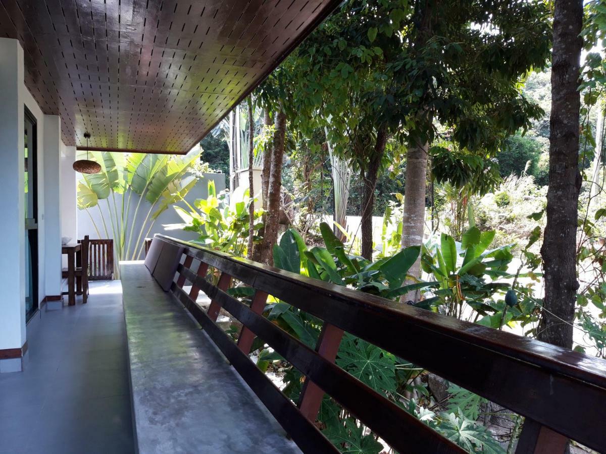 Padel Phangan Suite Чалоклам Экстерьер фото