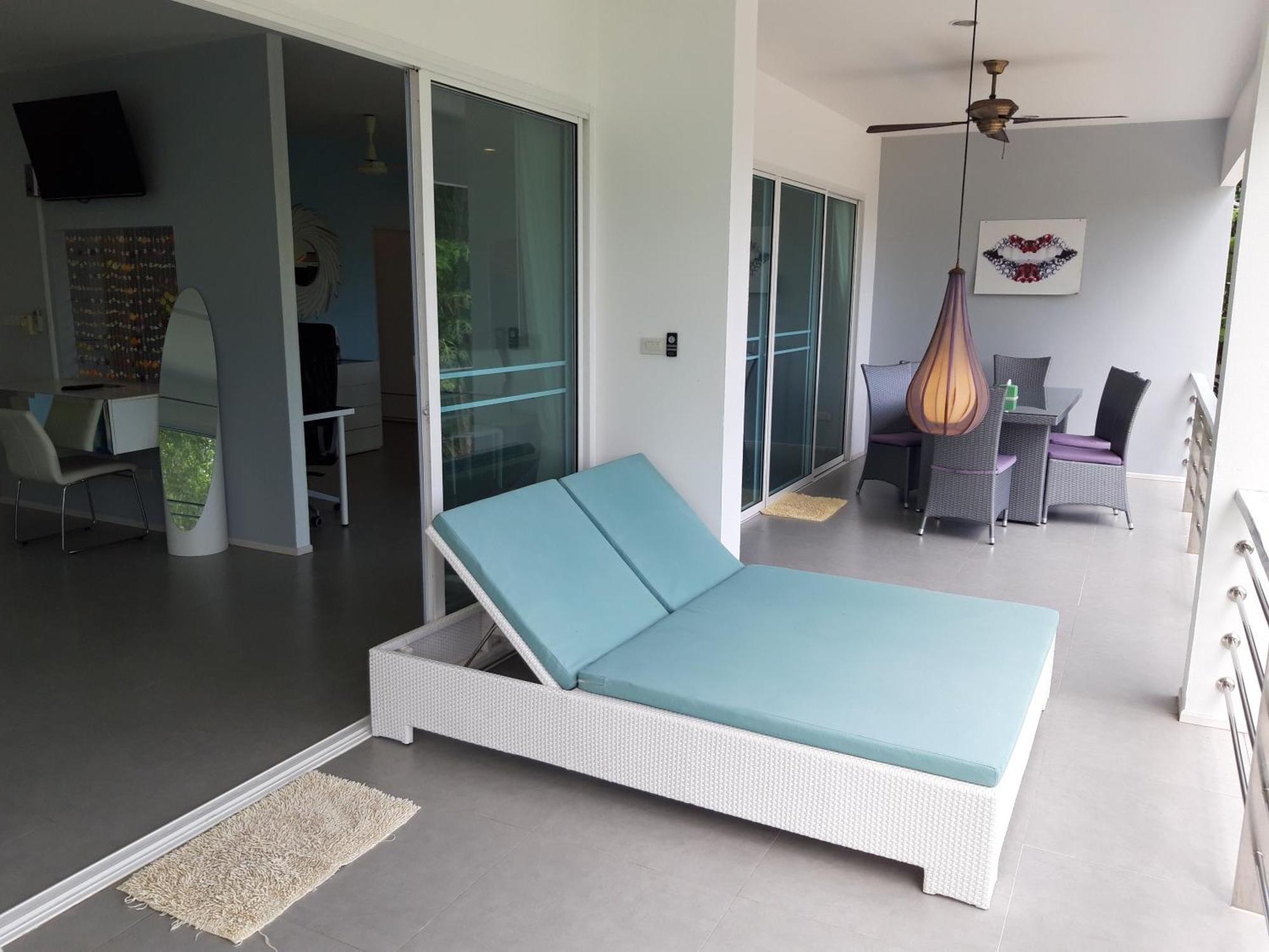 Padel Phangan Suite Чалоклам Экстерьер фото